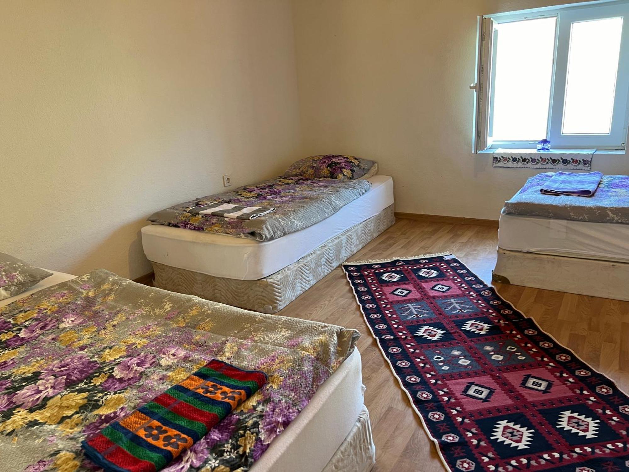 Kod Kapetana Tea Bed and Breakfast Gornji Lukomir Esterno foto