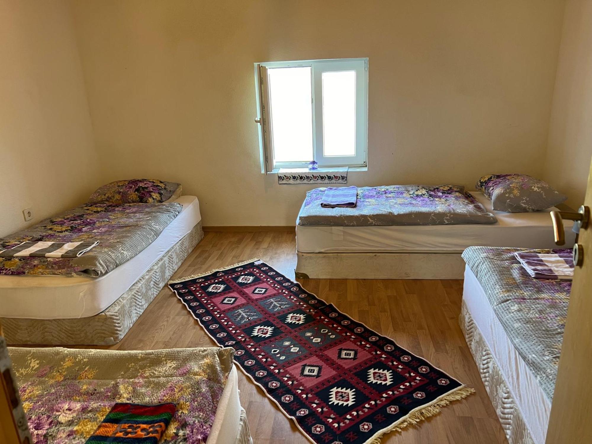Kod Kapetana Tea Bed and Breakfast Gornji Lukomir Esterno foto